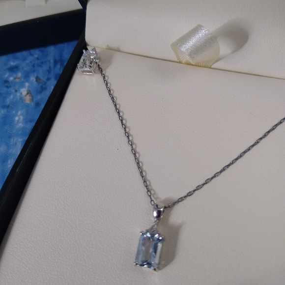 10 karat white gold jewelry set - Picture 6 of 7